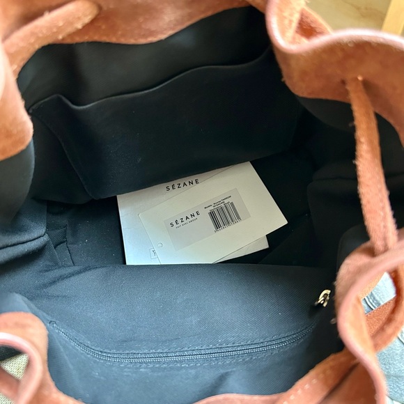 Sezane Farrow blush suede drawstring bucket bag with shoulder strap - Picture 9 of 9